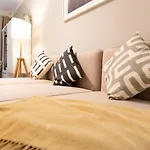 Hamburg City Apartment For 5