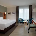Courtyard By Marriott Hamburg Airport