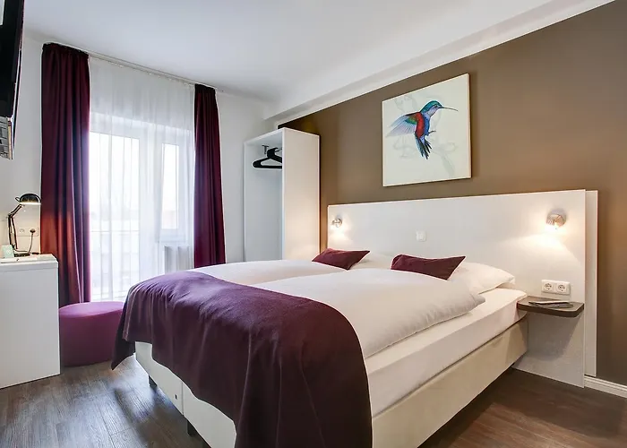 Hotel West