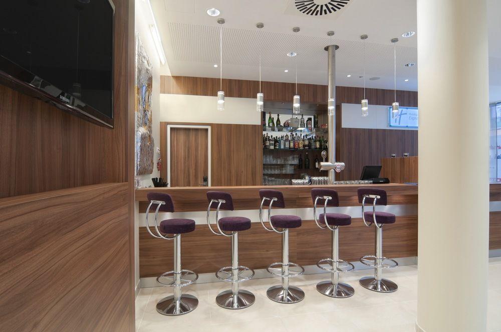 Holiday Express - St. Pauli-messe Hotel 3*