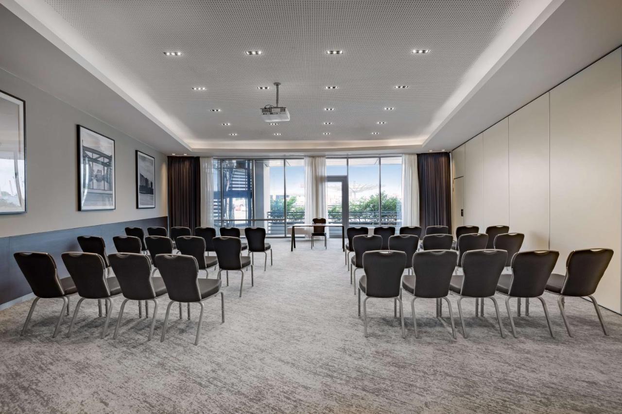 Hotel Radisson Blu Hotel, Airport 4*