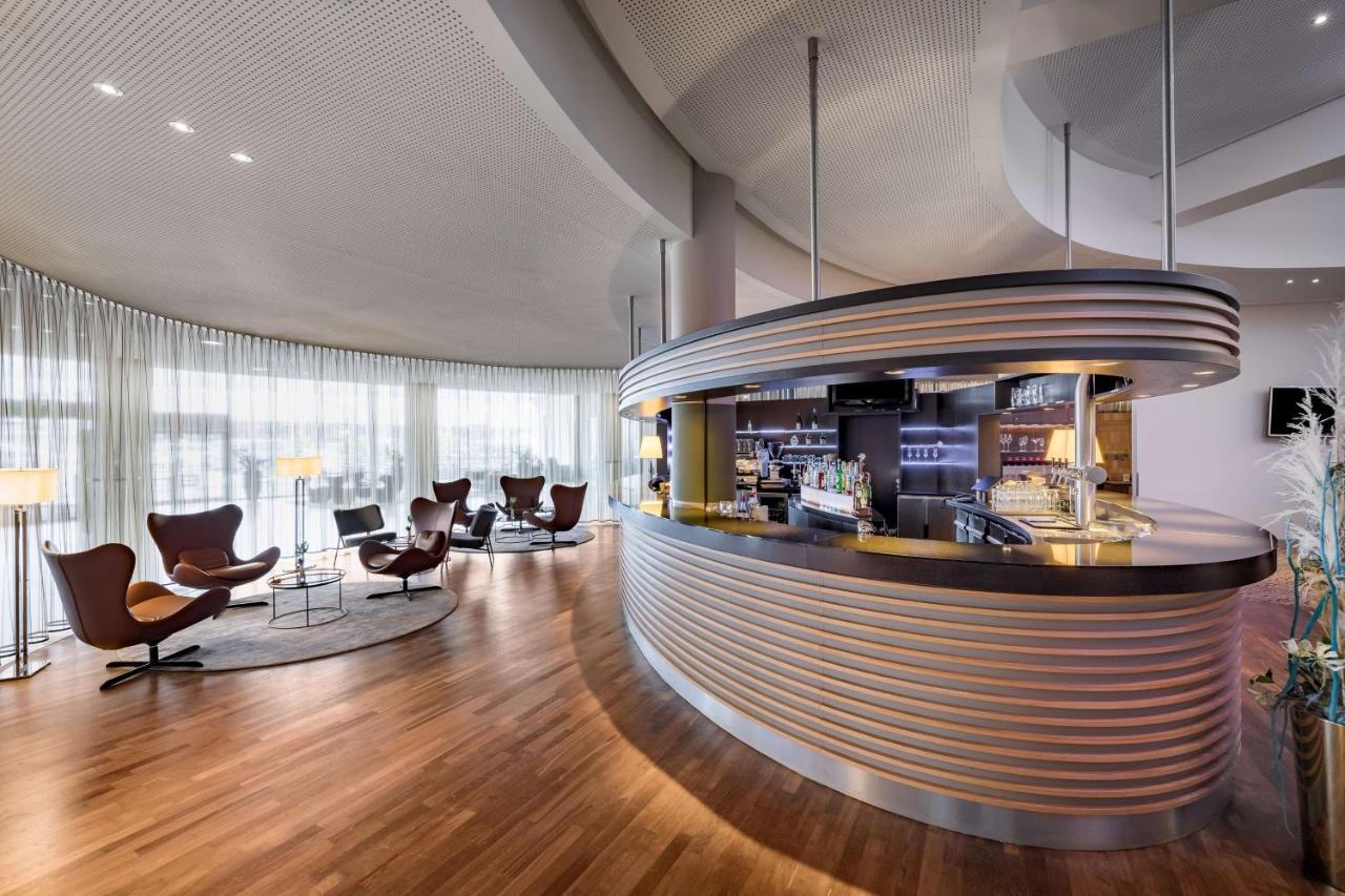 Hotel Radisson Blu Hotel, Airport