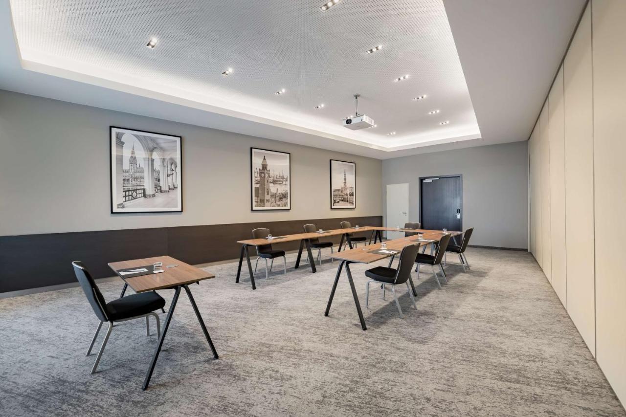 Radisson Blu Hotel, Airport