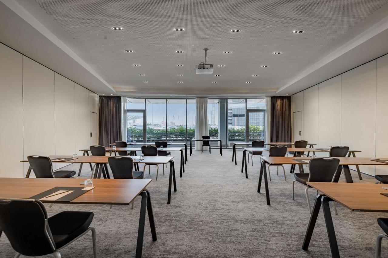 Hotel Radisson Blu Hotel, Airport
