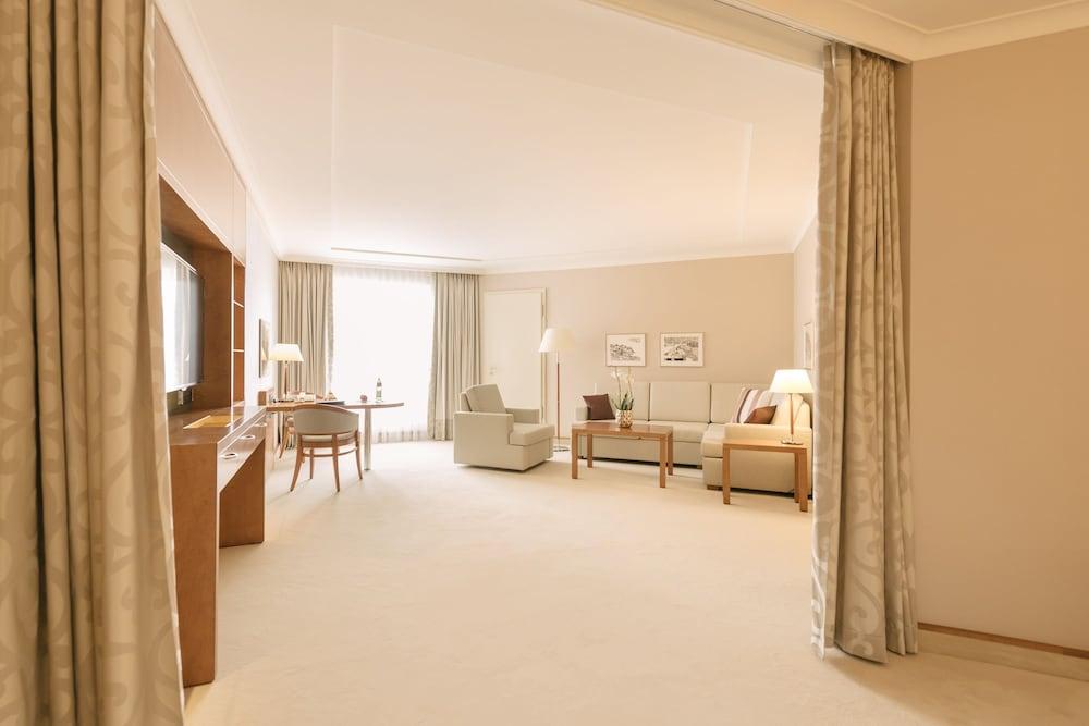 Hotel Grand Elysee 5*