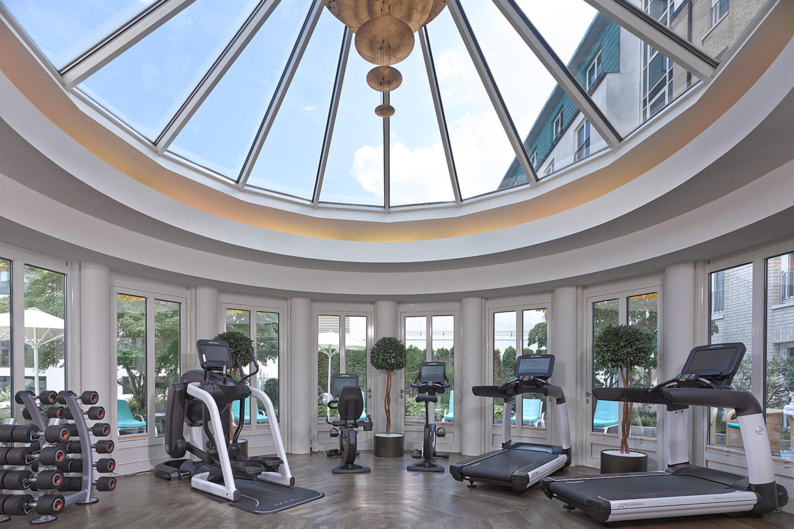 Grand Elysee Hotel 5*