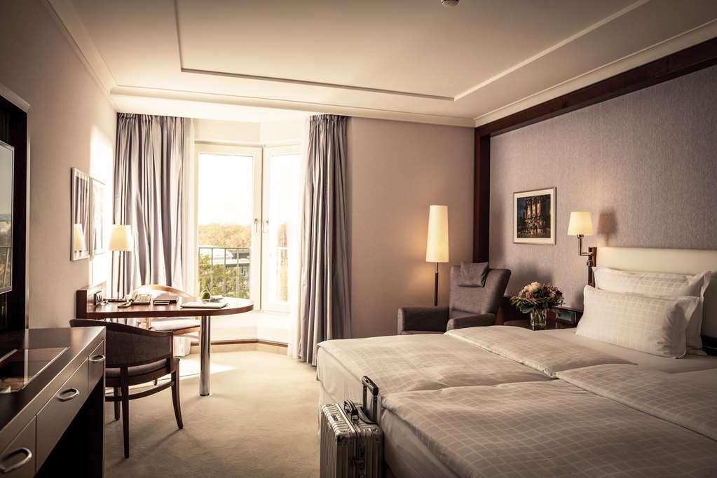 Grand Elysee Hotel