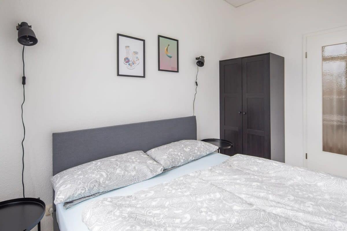 Spacious 2 Bedroom Appartement *