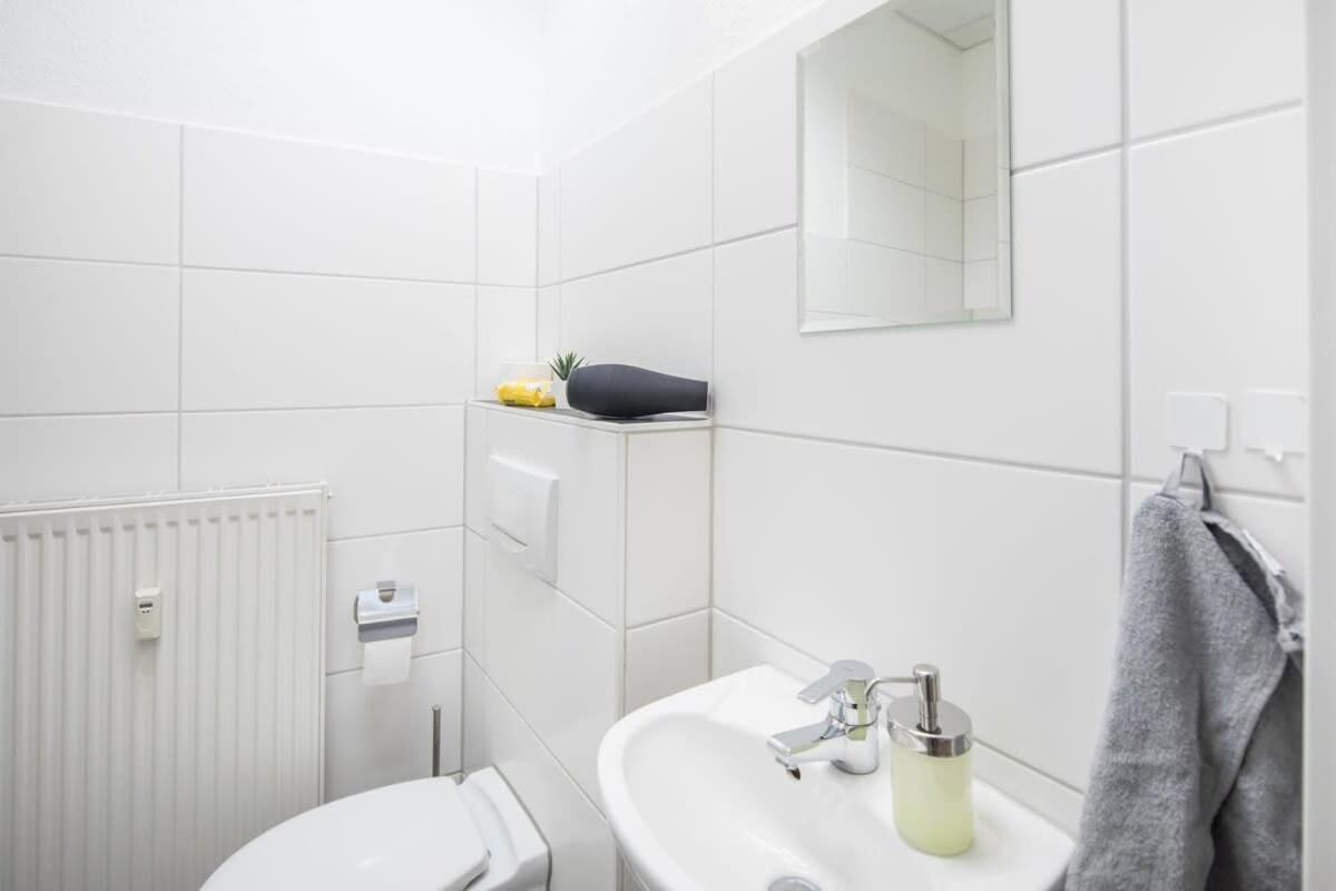 Spacious 2 Bedroom Hamburg-Harburg