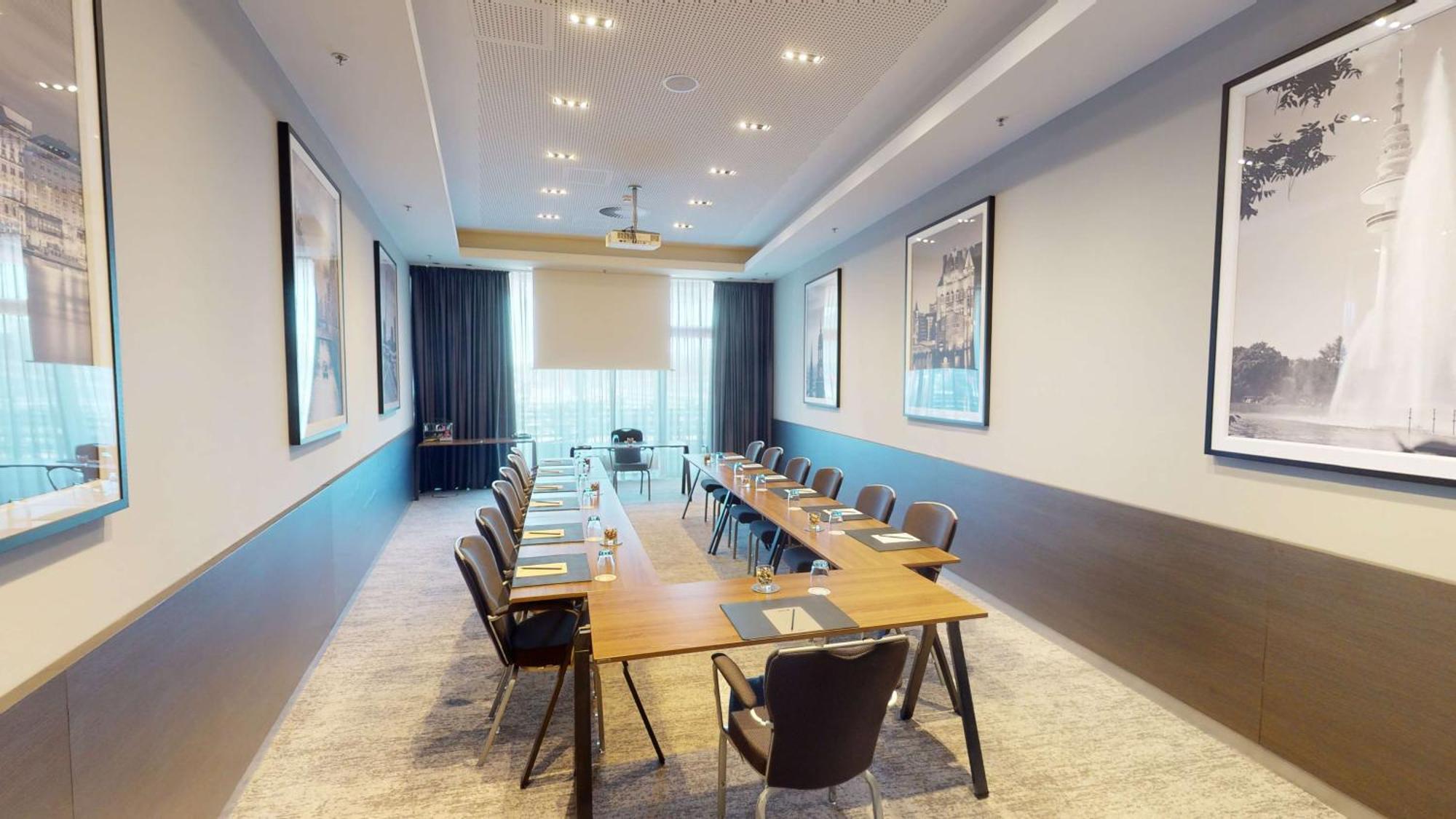 Radisson Blu Hotel, Airport