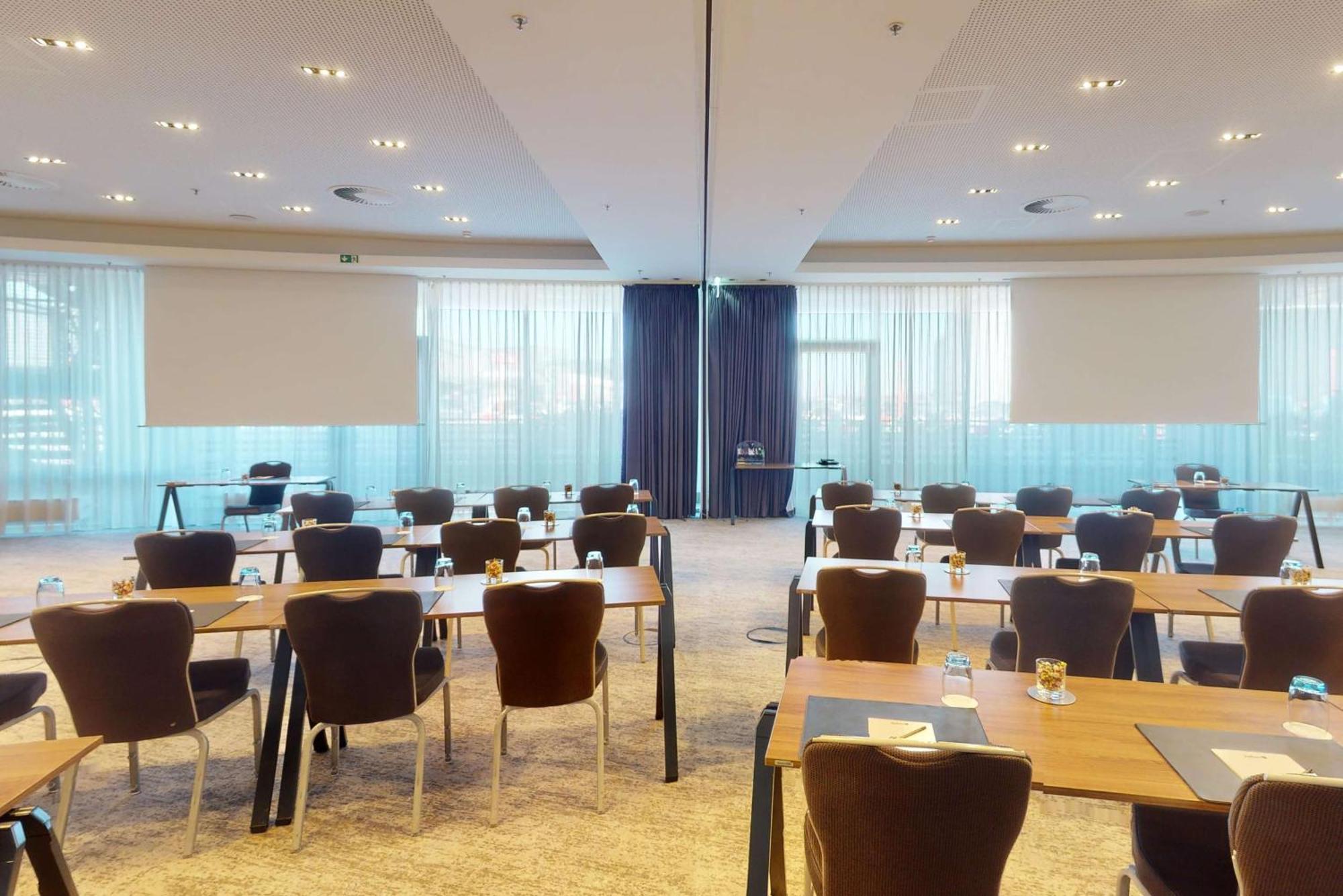 Hotel Radisson Blu Hotel, Airport