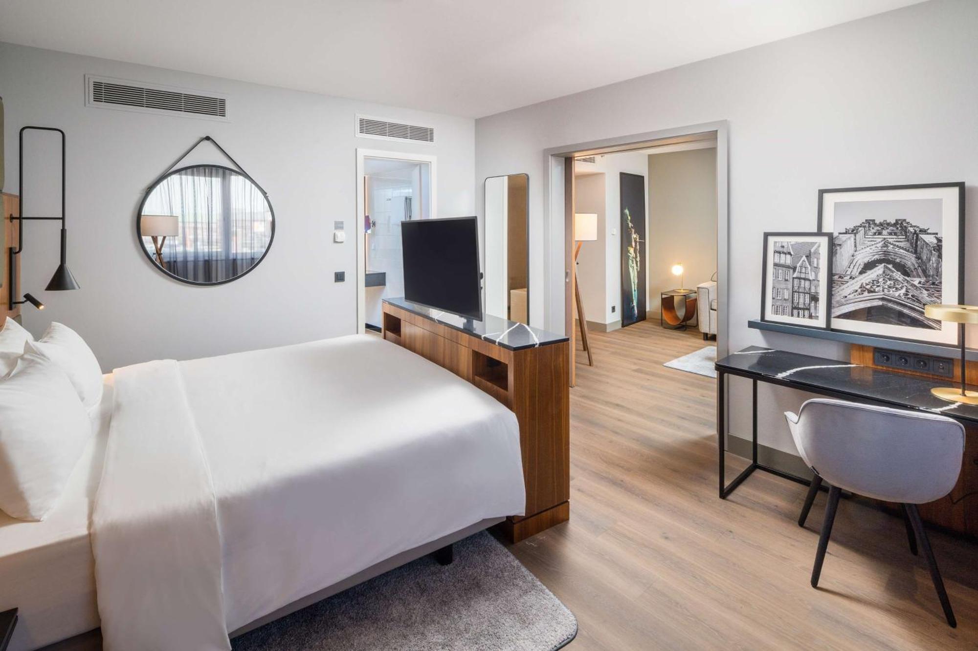 Radisson Blu Hotel, Airport