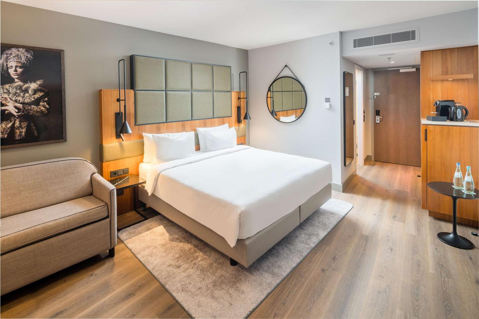 Radisson Blu Hotel, Airport Hotel