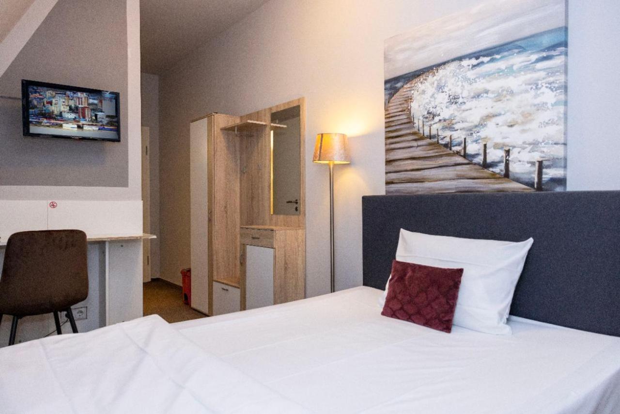 Twinhof Hotel 2*