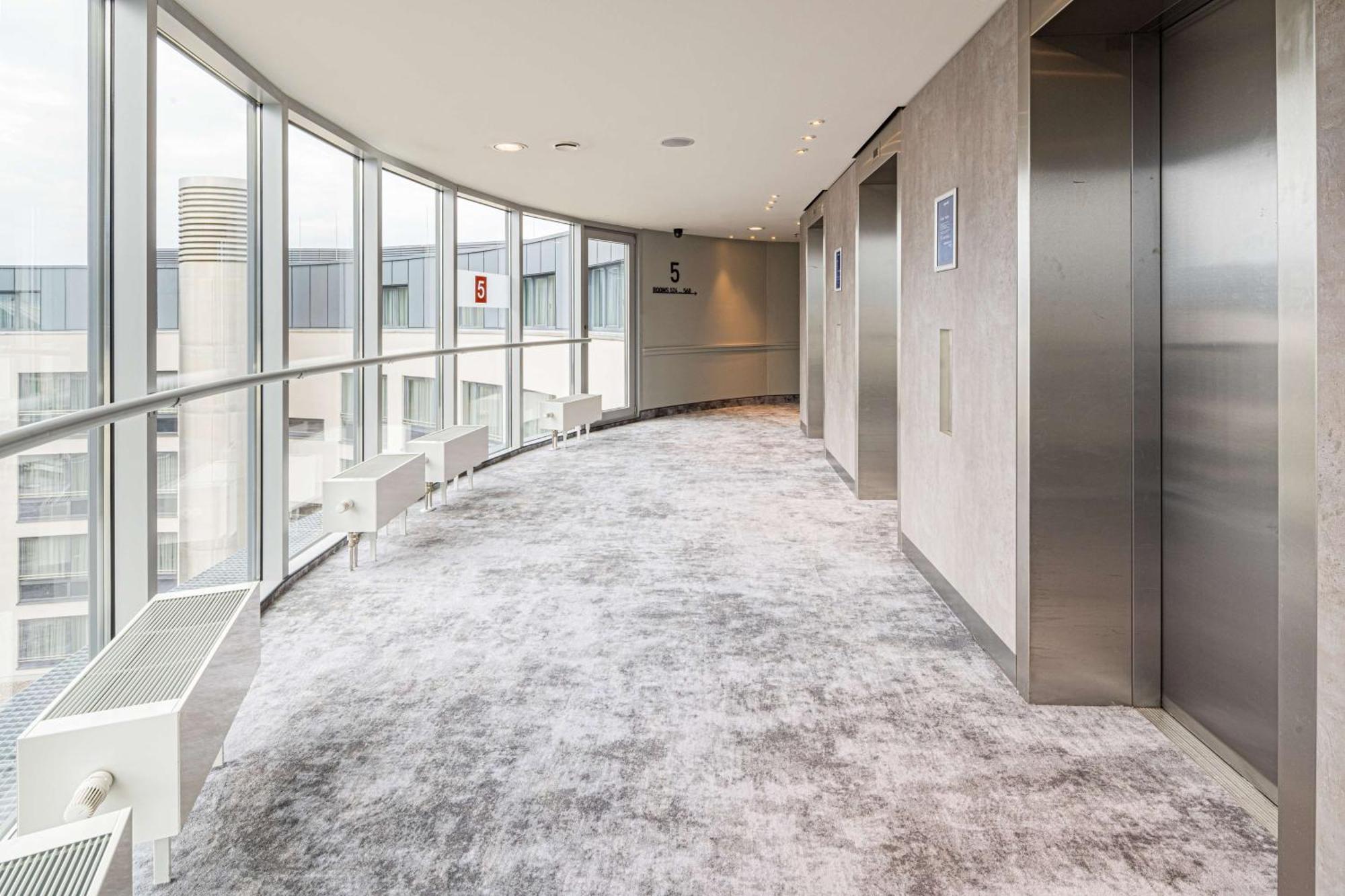 Radisson Blu Hotel, Airport Hotel