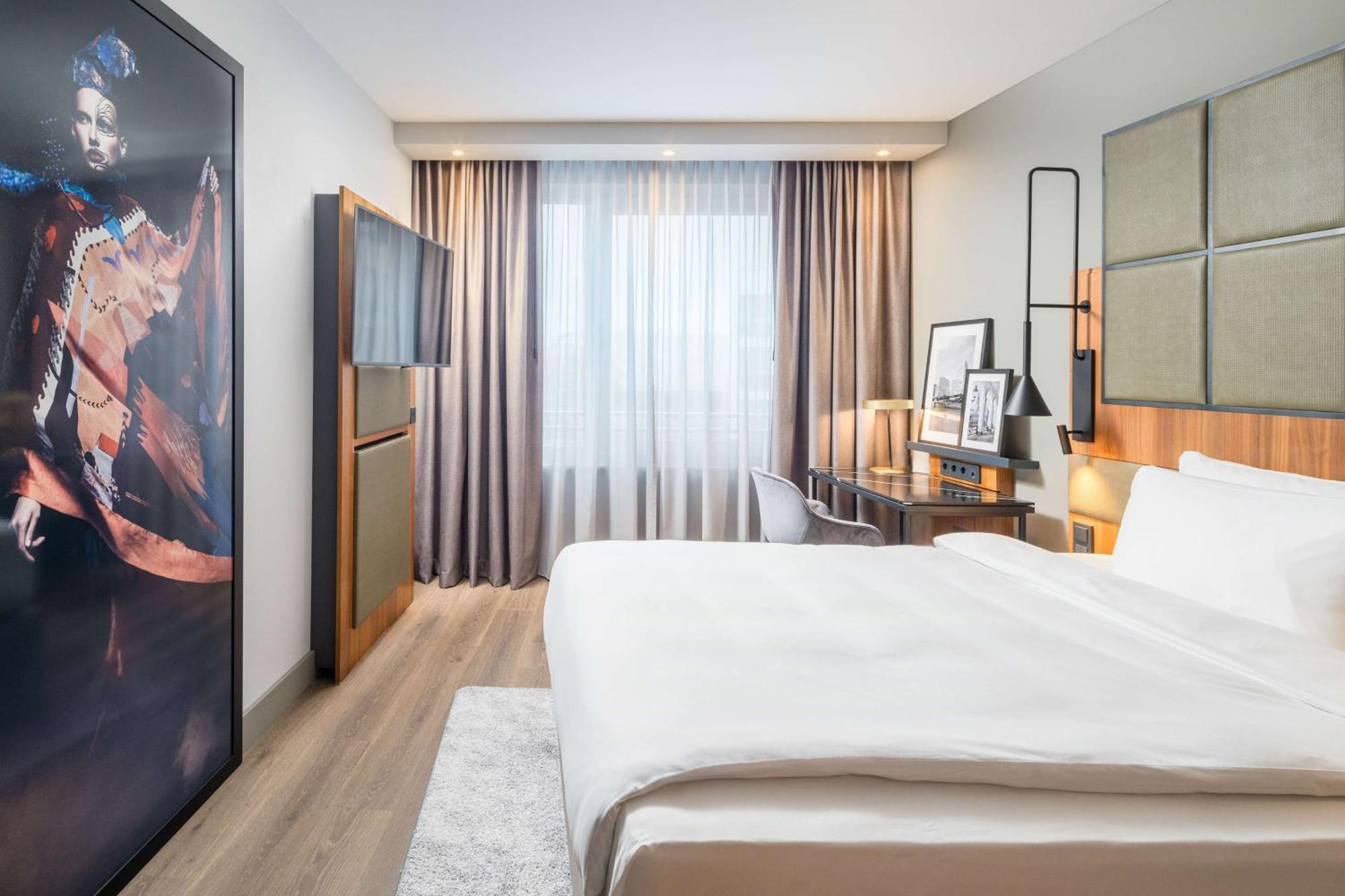 Hotel Radisson Blu Hotel, Airport 4*