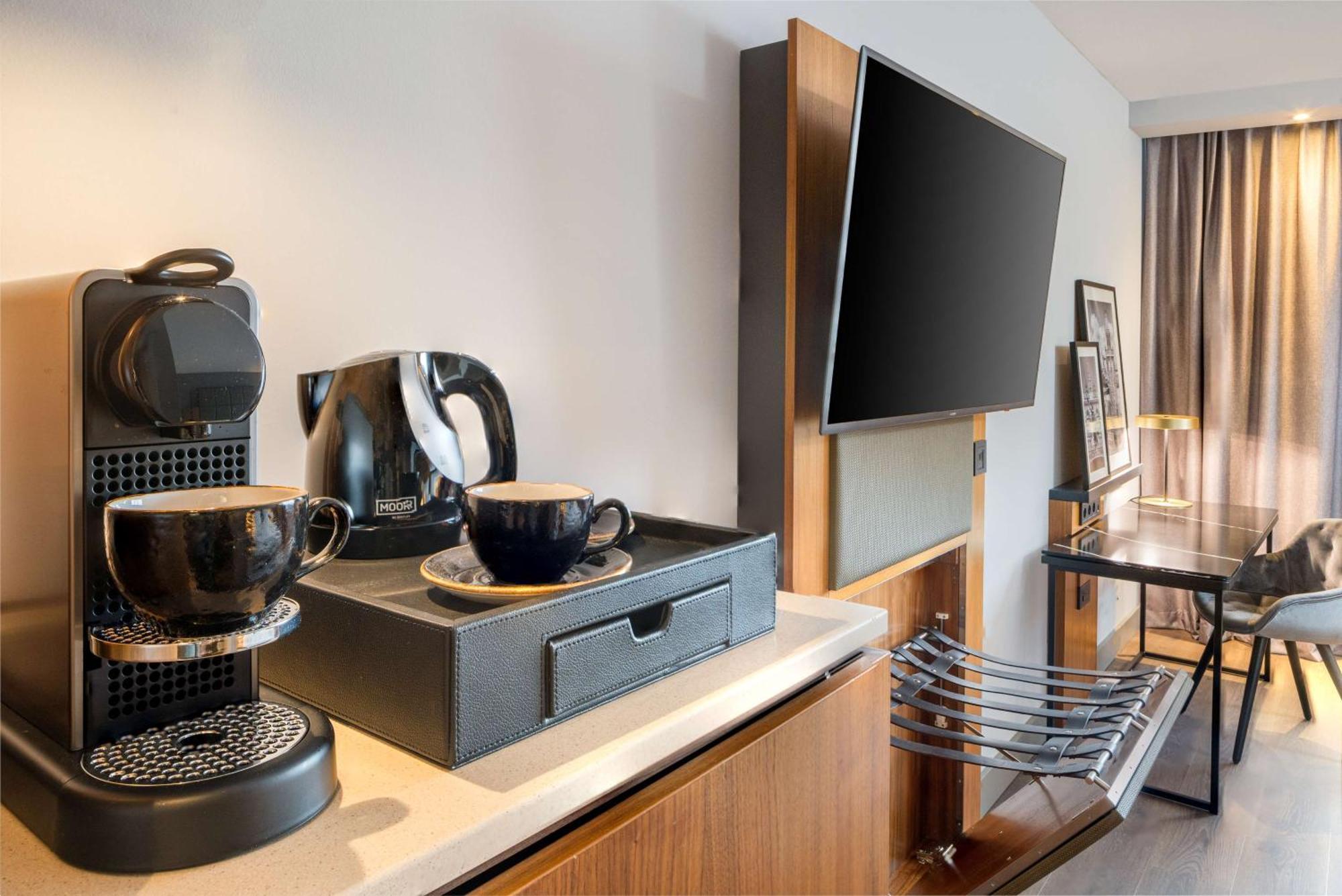 Radisson Blu Hotel, Airport