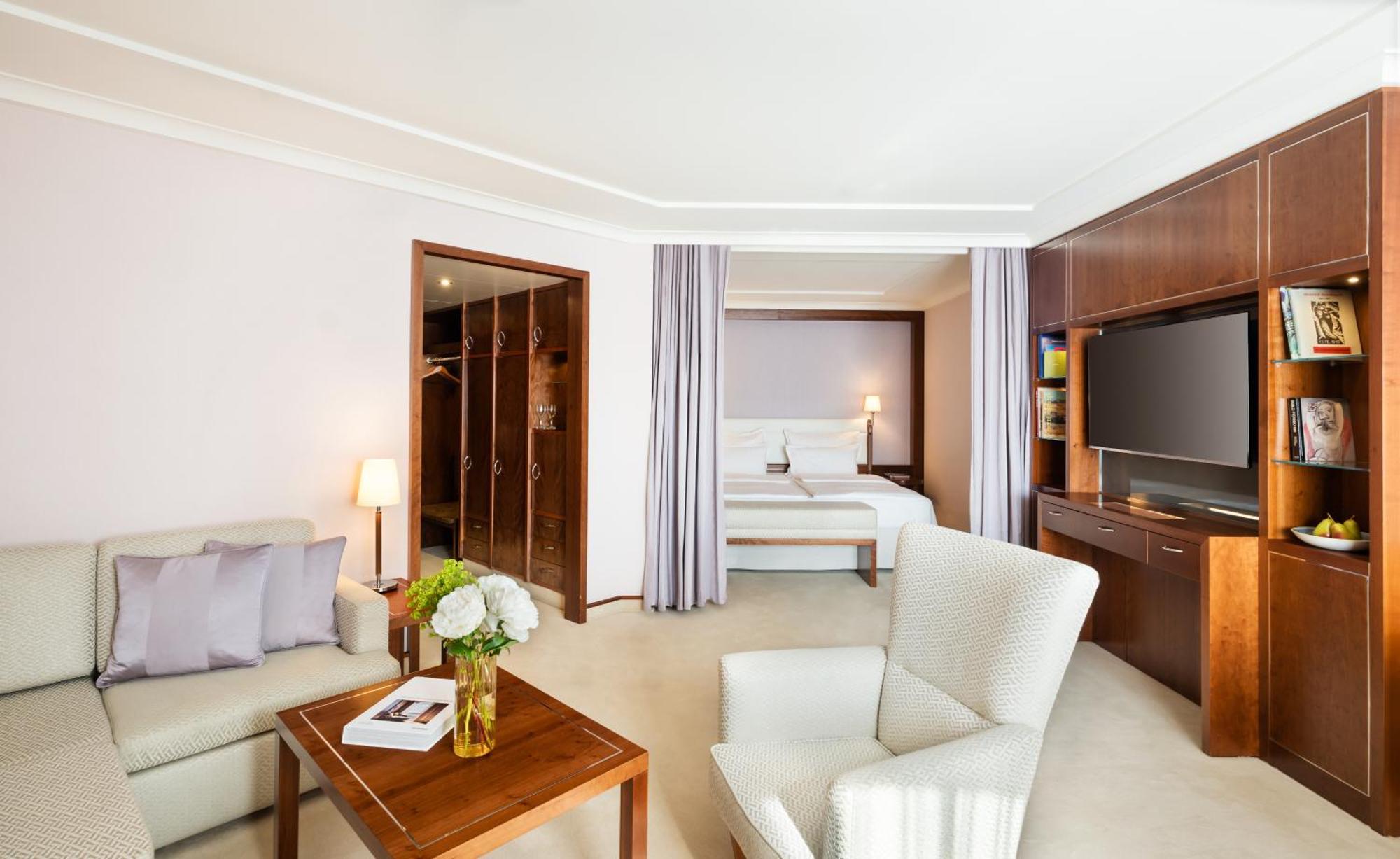 Hotel Grand Elysee 5*