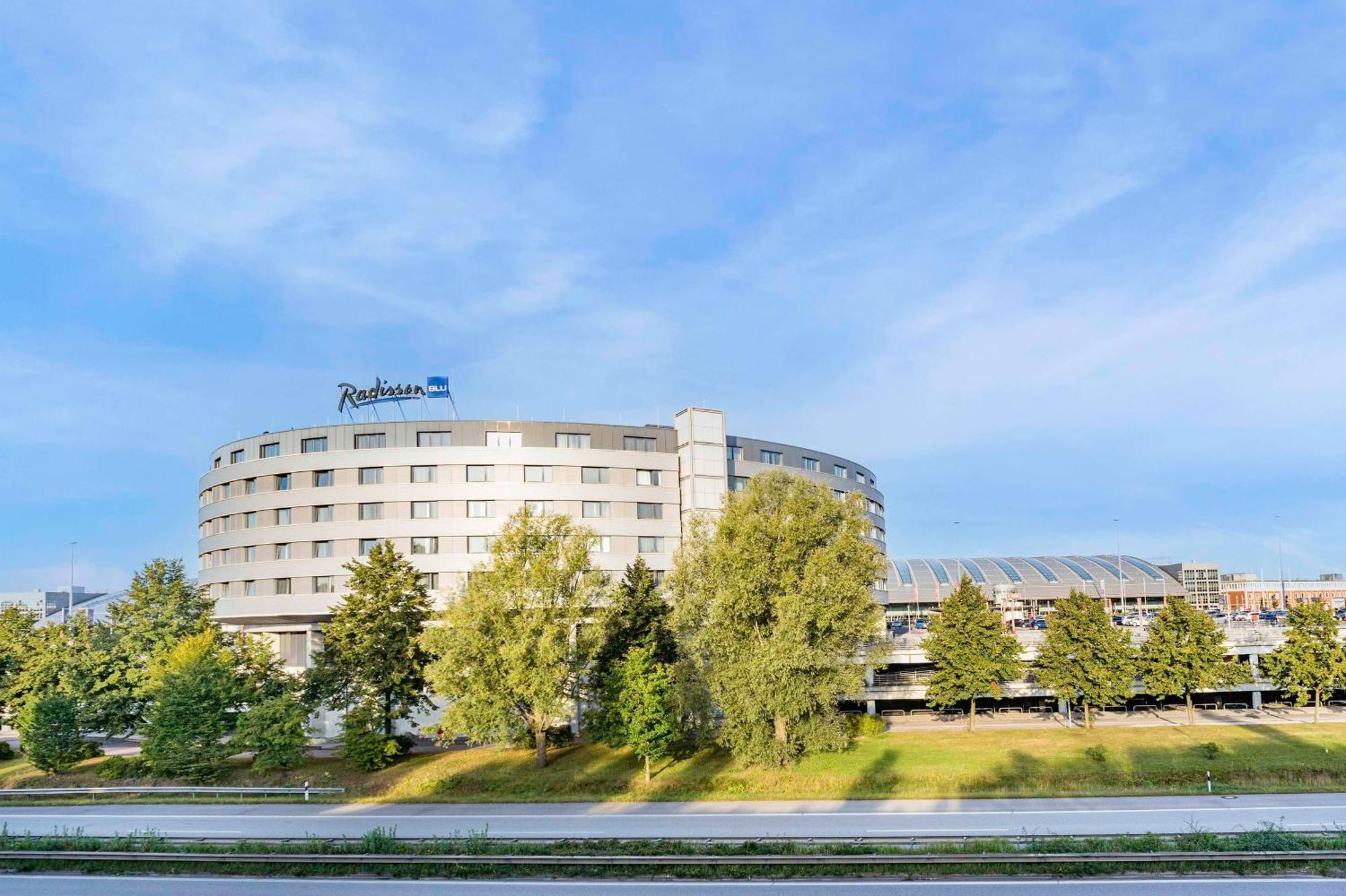 Radisson Blu Hotel, Airport Hotel