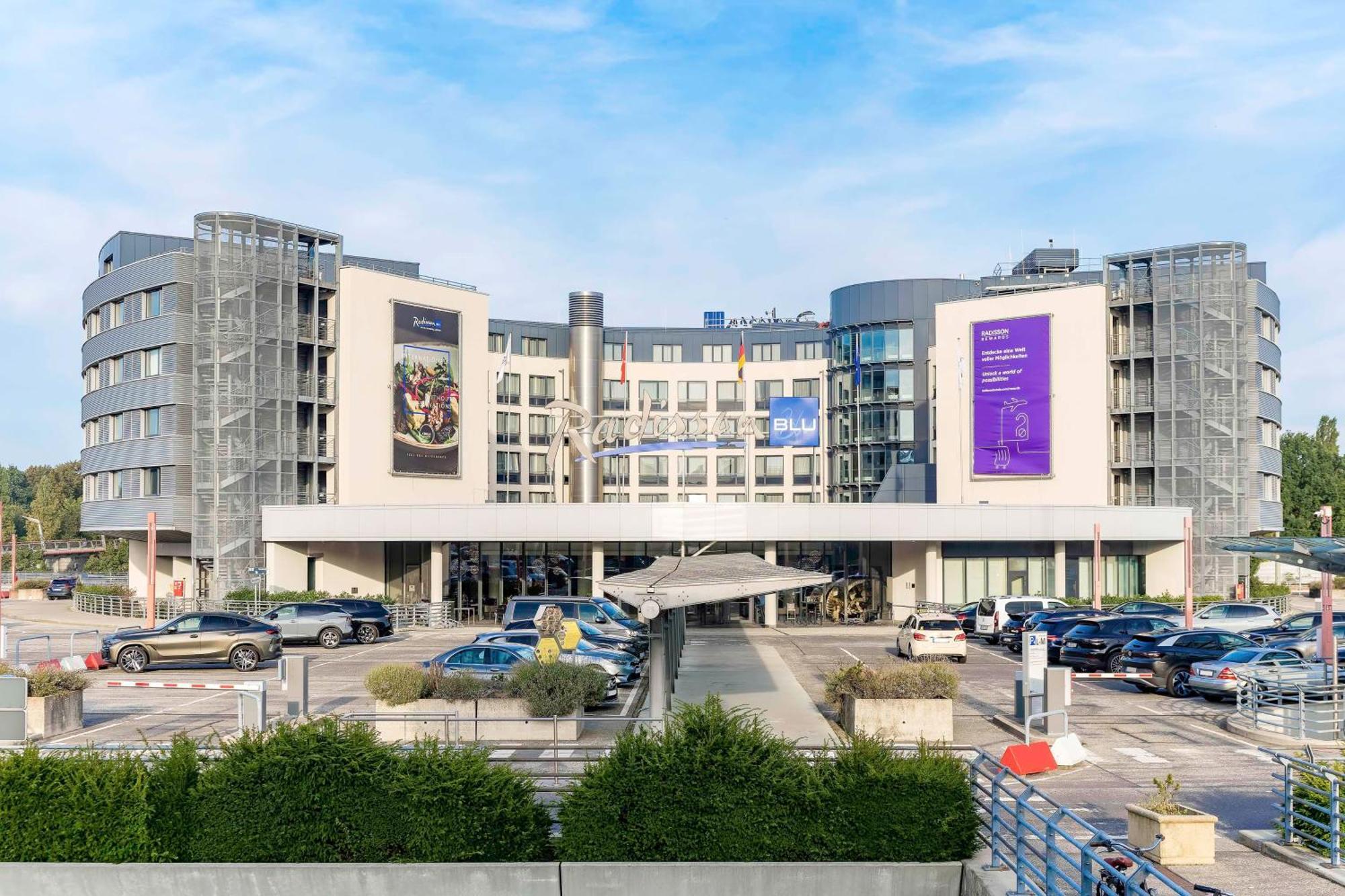 Hotel Radisson Blu Hotel, Airport