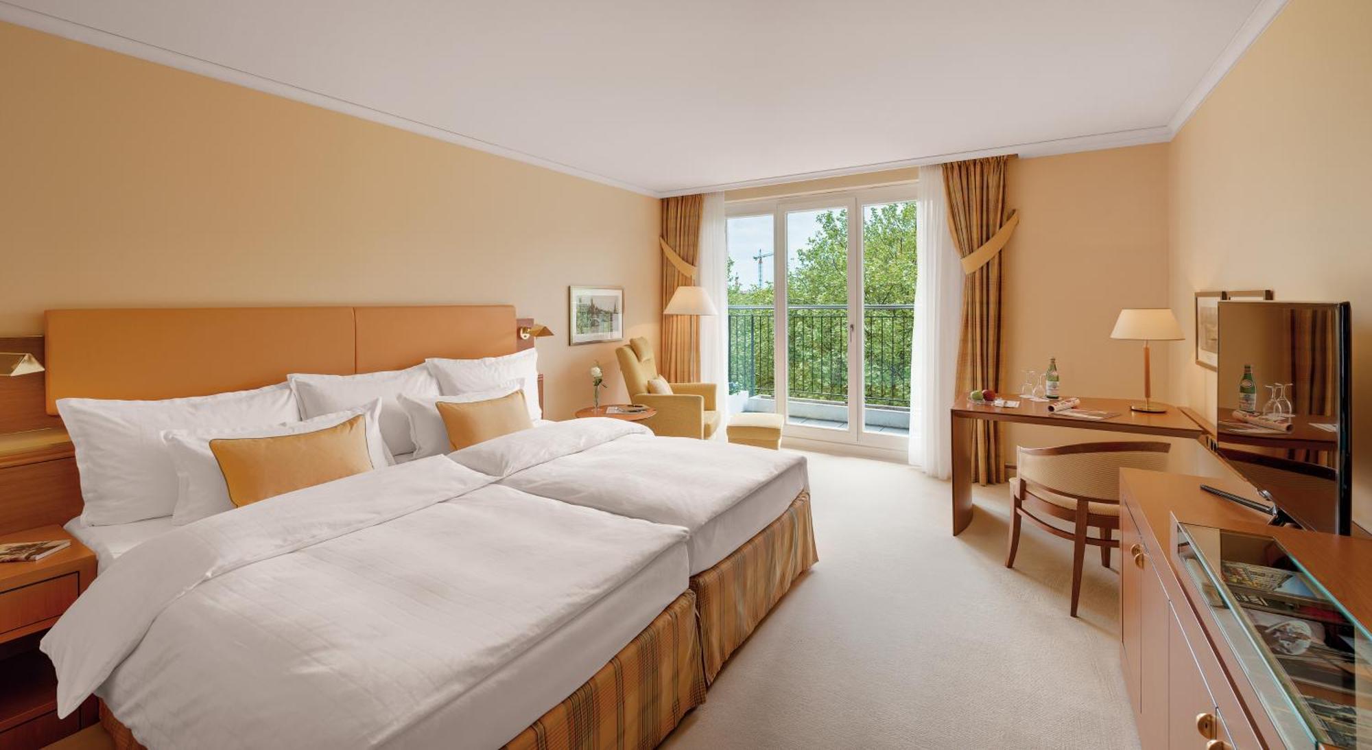Grand Elysee Hotel