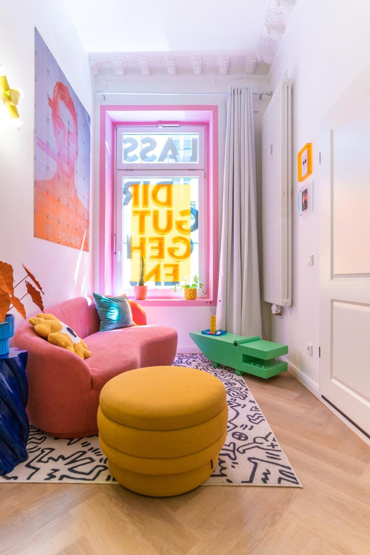 Retropop Design , Designerzimmer Fuer Je 2 Personen, Lage, Wifi Aparthotel