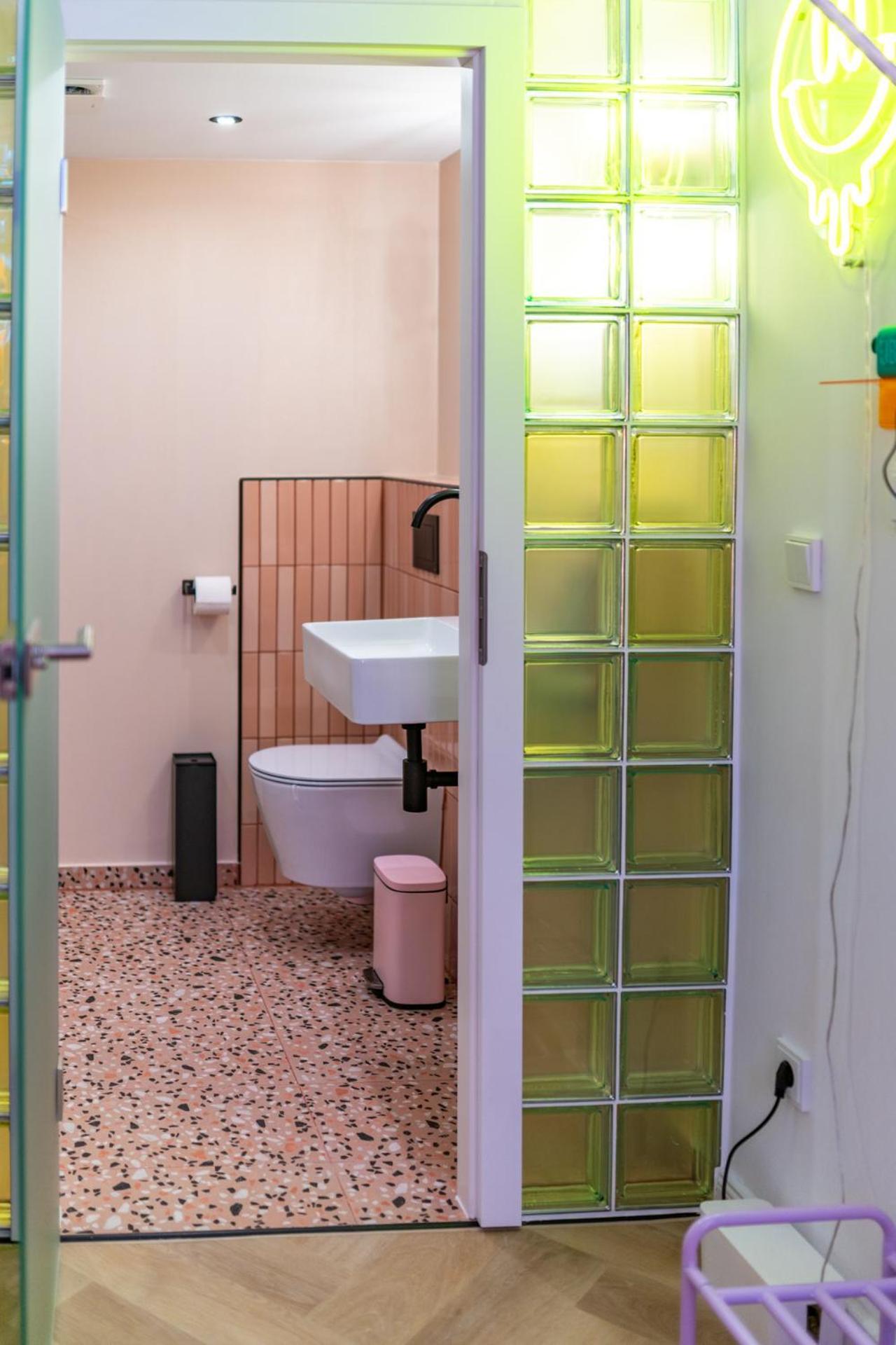 Retropop Design , Designerzimmer Fuer Je 2 Personen, Lage, Wifi Hamburg