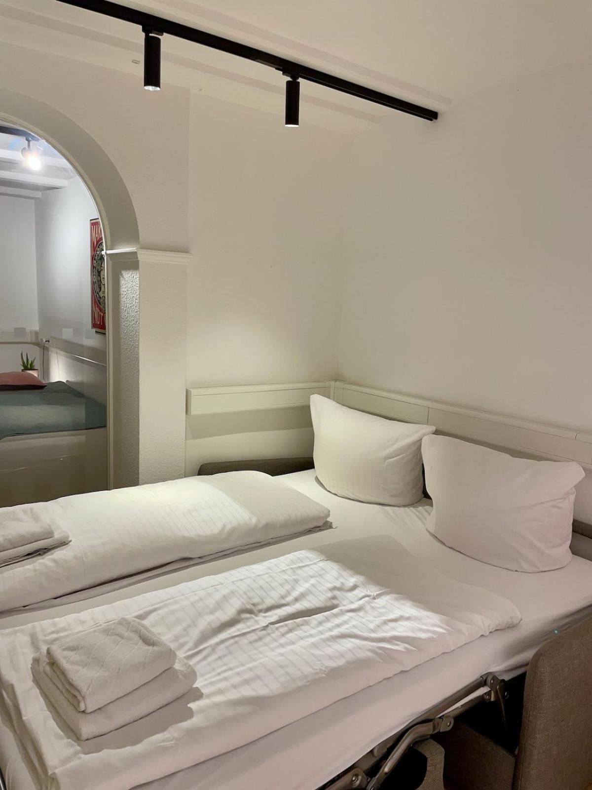 The Alster Waterfront Family Apartment Hamburg