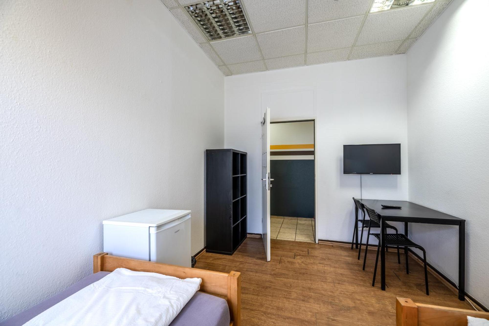 K 357 - Staffboarding - Personal- Und Monteurzimmervermietung Und Vermittlung In Hamburg Und Umgebung Hostel Hamburg