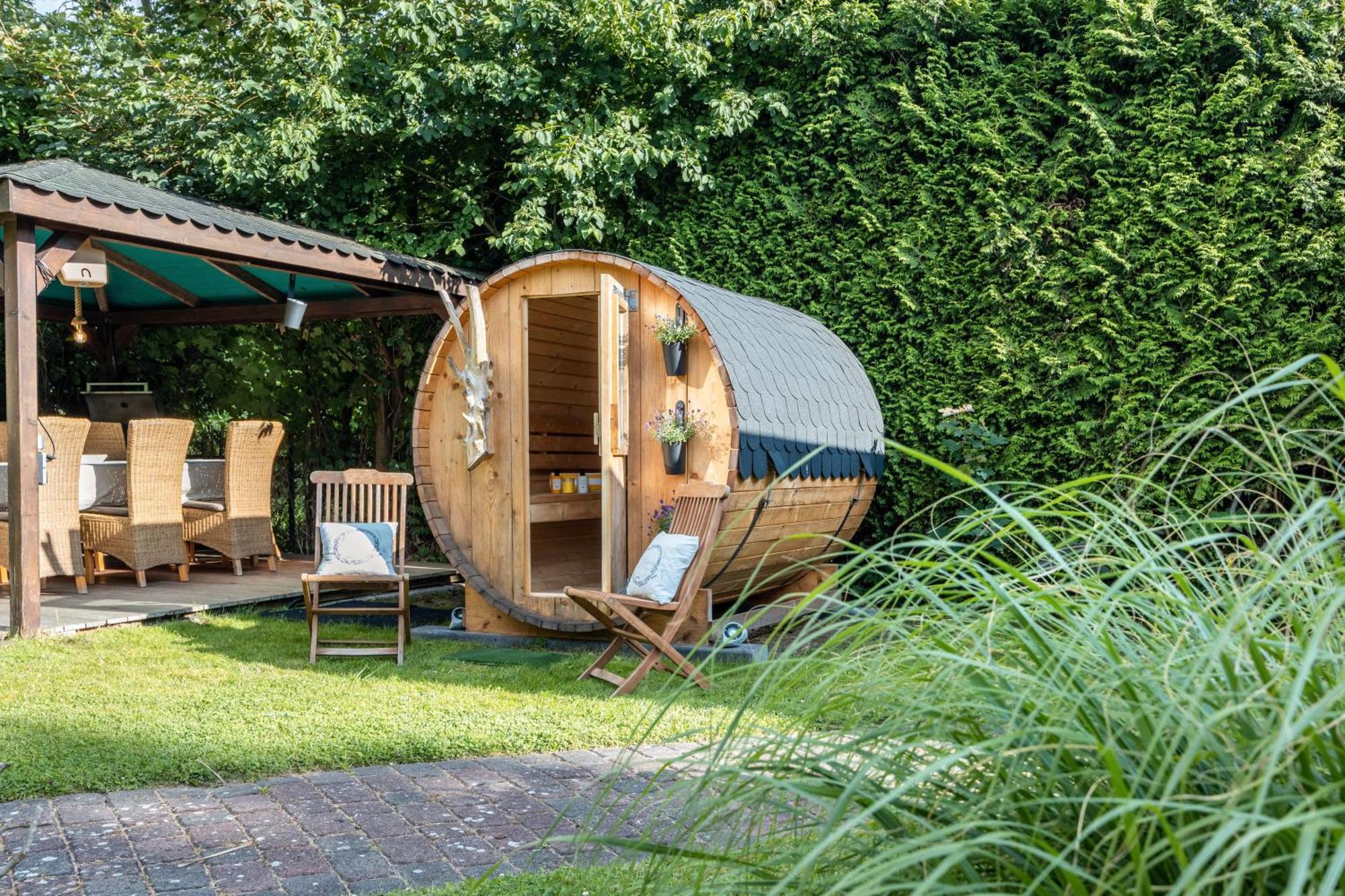 Traumhaus Whirlpool Sauna Grill *