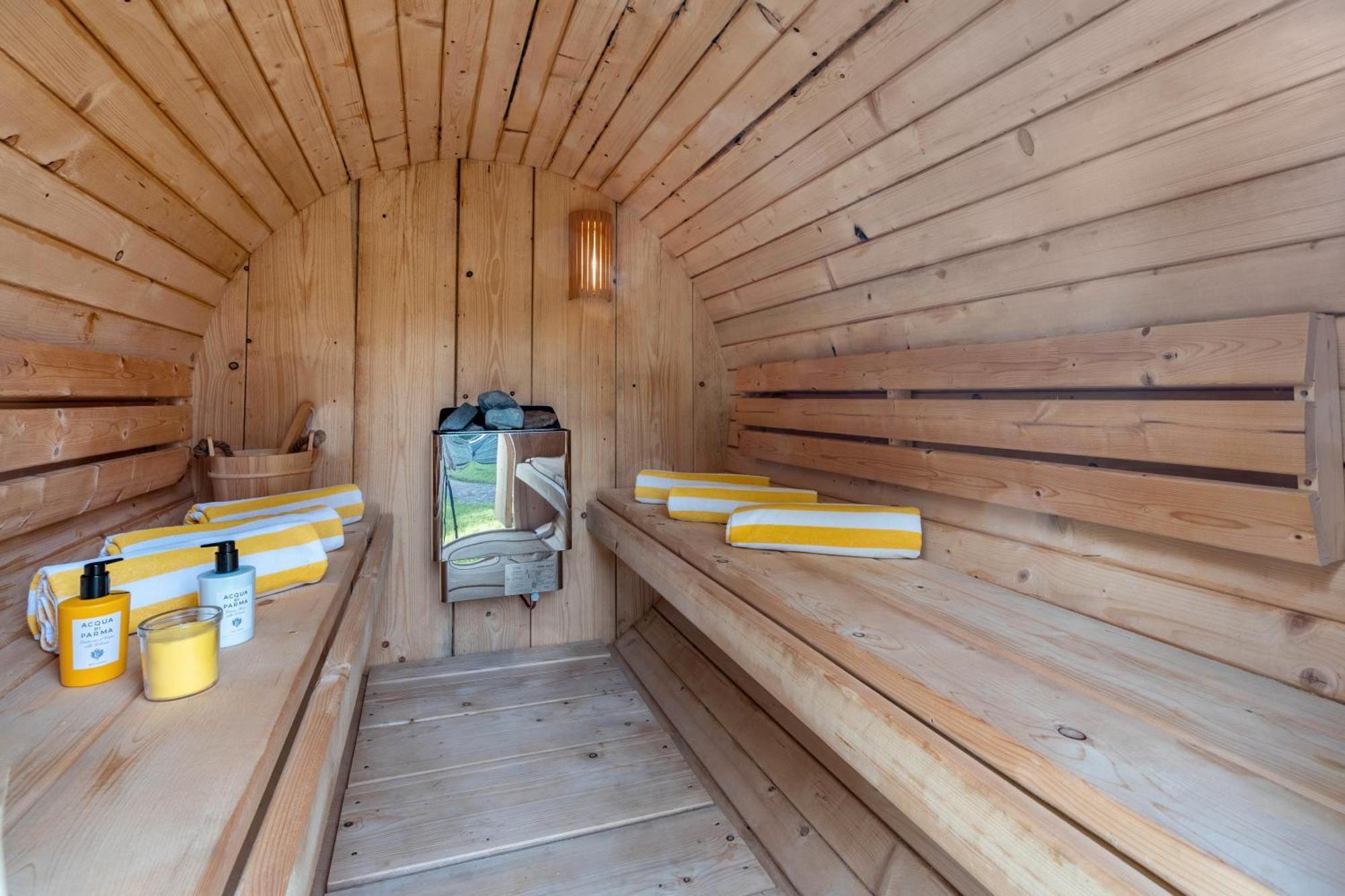 Traumhaus Whirlpool Sauna Grill *