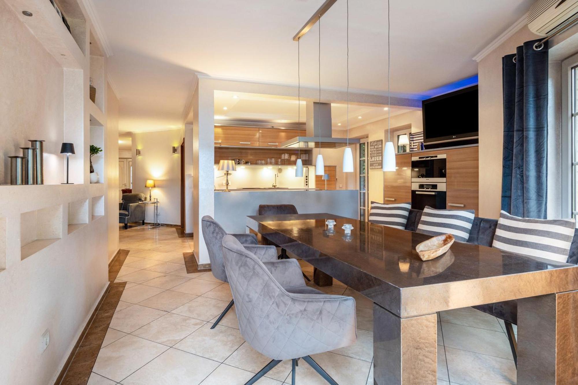 Traumhaus Whirlpool Sauna Grill Guest house *