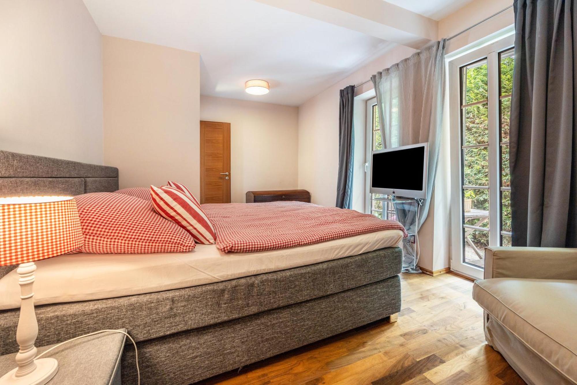 Guest house Traumhaus Whirlpool Sauna Grill Hamburg