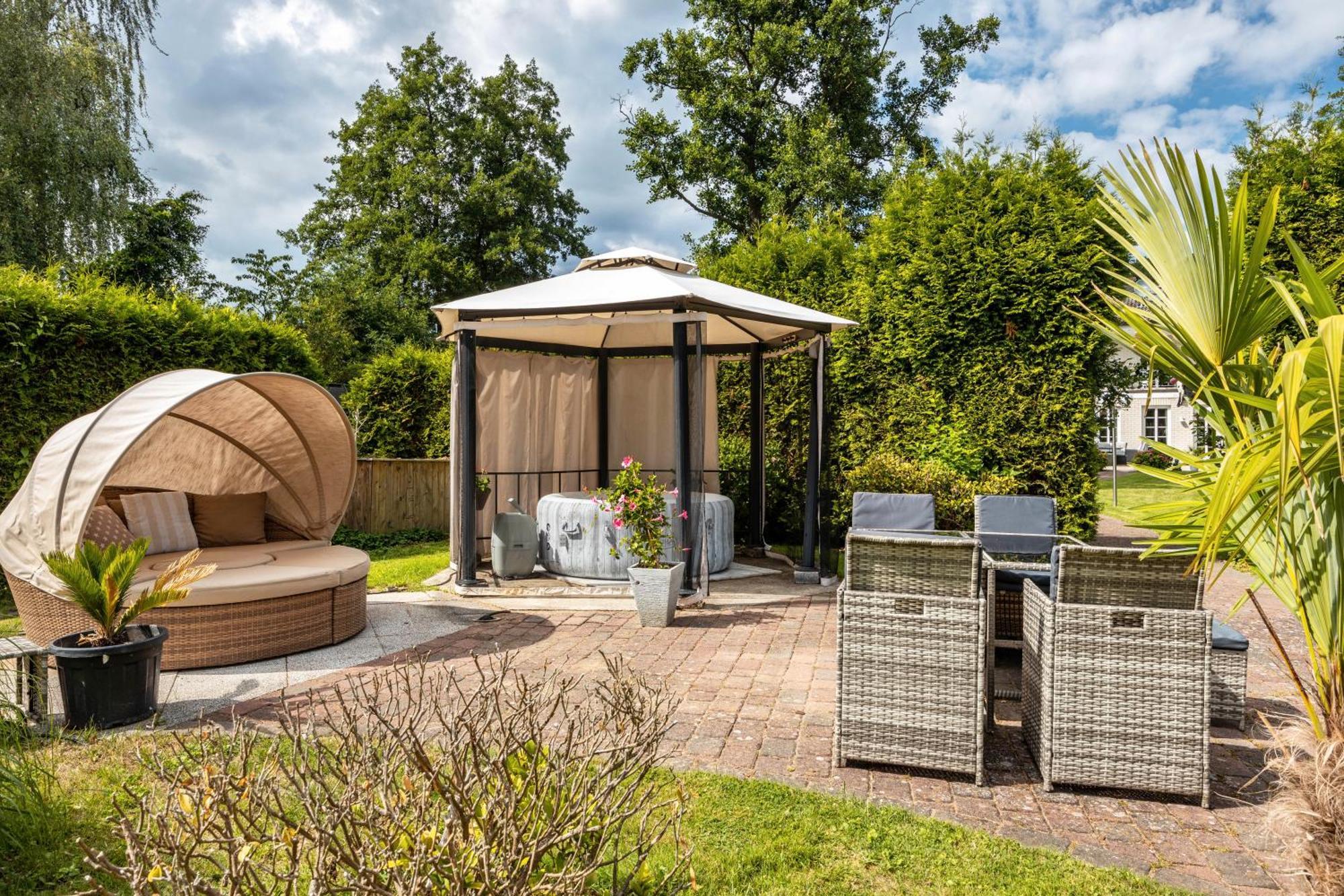 Traumhaus Whirlpool Sauna Grill * Hamburg