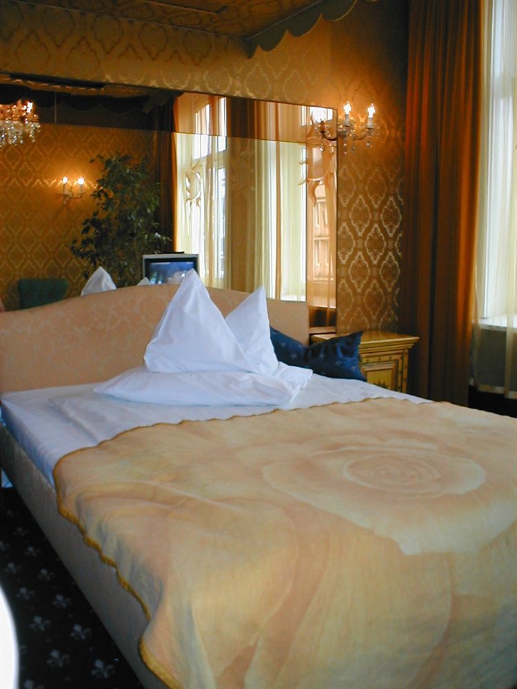 Village Hotel 3*