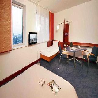 Novotel City Hotel 3*
