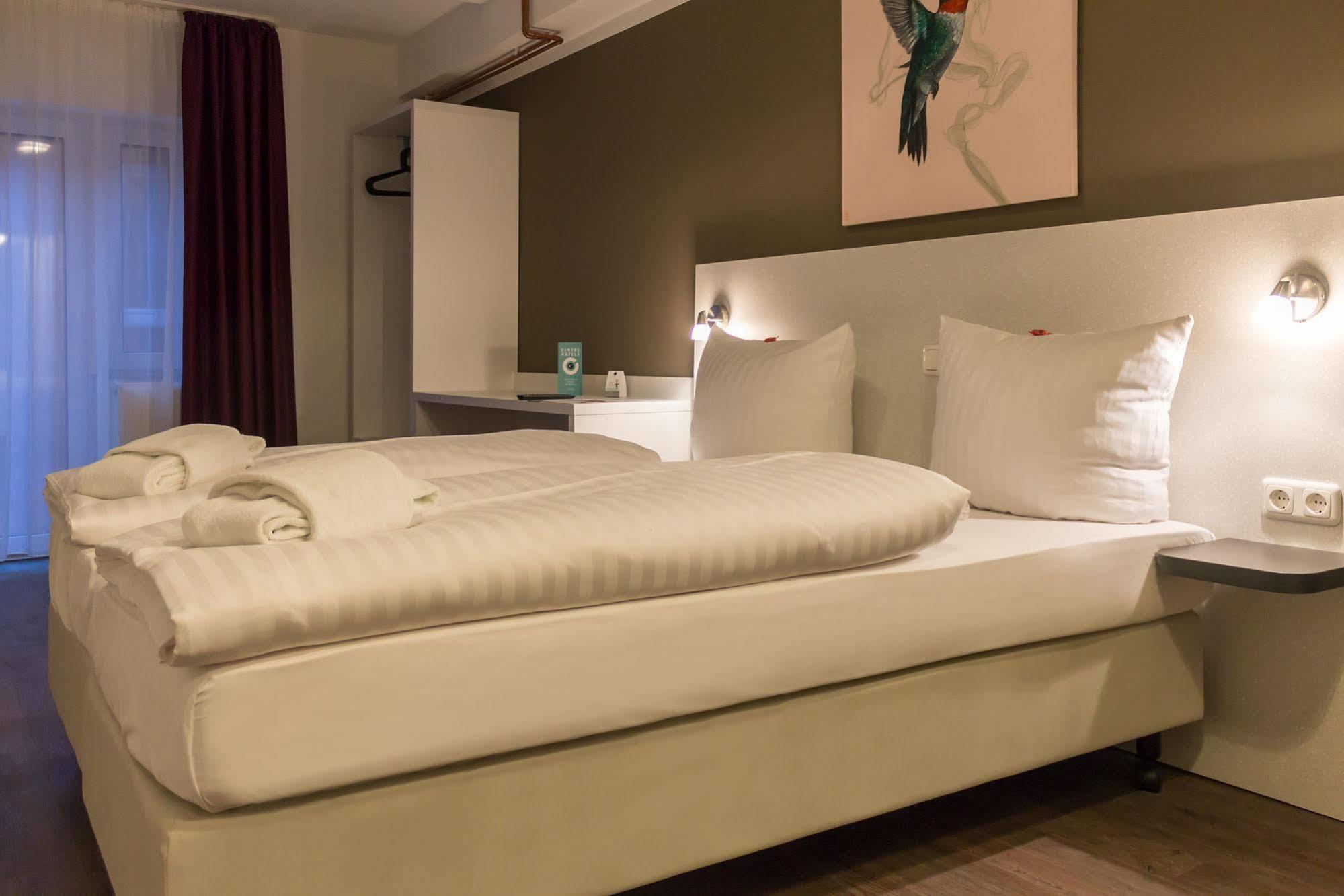 Hotel West