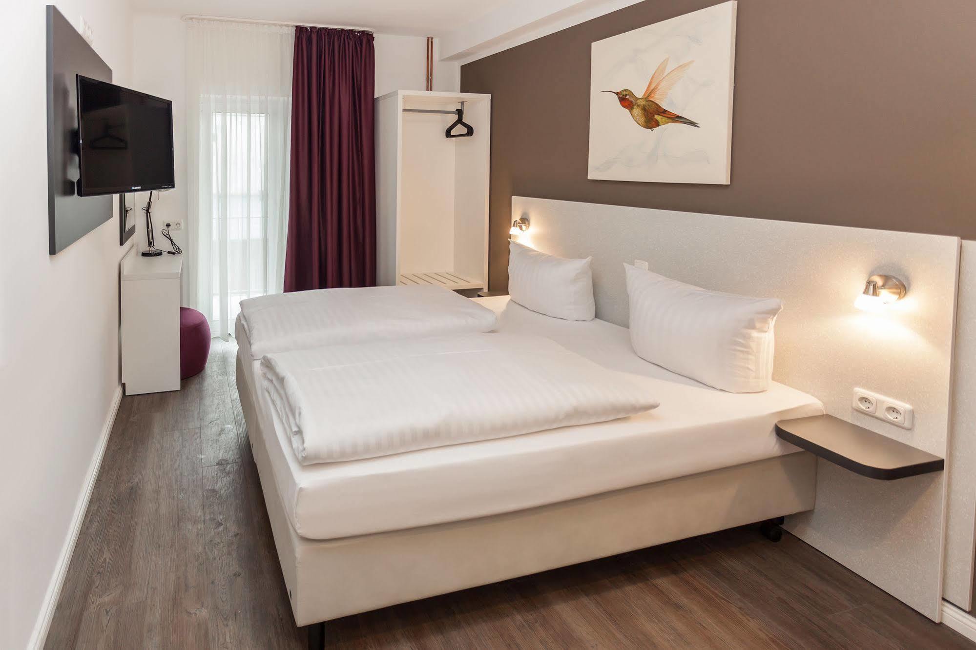 West Hotel