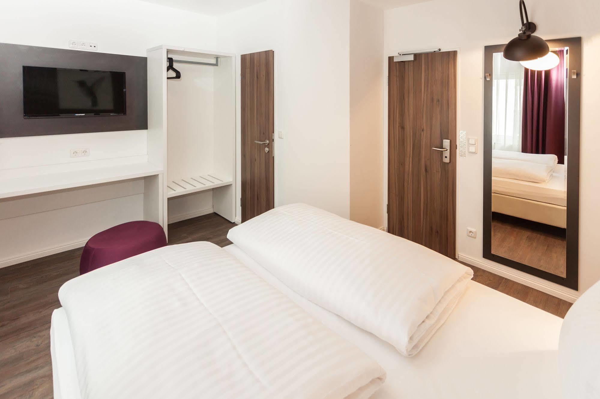 West Hotel 3*