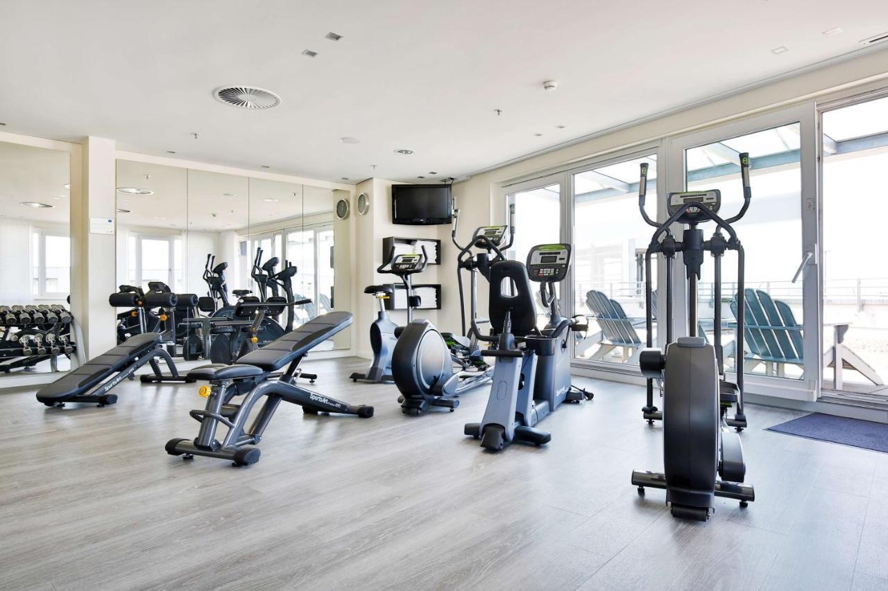 Radisson Blu Hotel, Airport 4*
