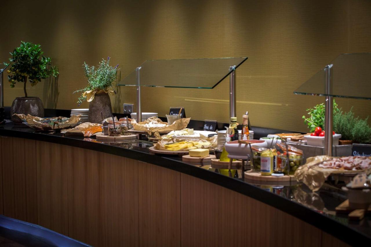 Radisson Blu Hotel, Airport Hotel 4*