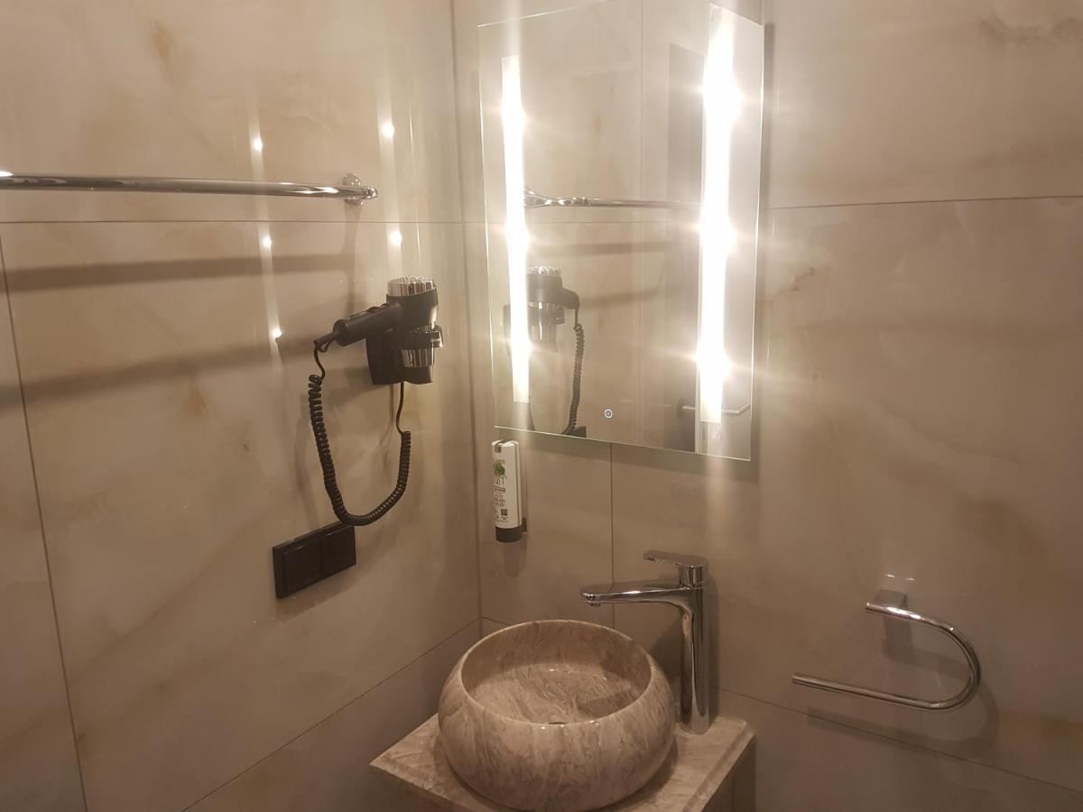 Elbgalerie Hotel 2*