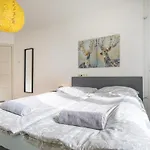 Stylish 2 Room Apartment +New Bathroom & Kitchen