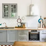Grosszuegige Altbauwohnung In Bestlage