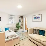 Gemuetliche 3-Zkb Wc Souterrainwohnung In Bestlage