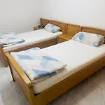 Fully Equipped Apartment 3 Rooms 5 Bed