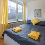 Beautiful 2 Bedroom Apartment Incl Parking