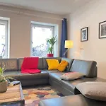 Gemuetliche, Grosse 6-Zkb,Eg-Wohnung Im Herzen Eimsbuettels-2Wc&2Duschen