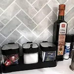 Gemuetliches 2 Zimmer Ambient Apartment Mit Queensize-Bett , Etagenbett& Schlafsofa In Alsternaehe