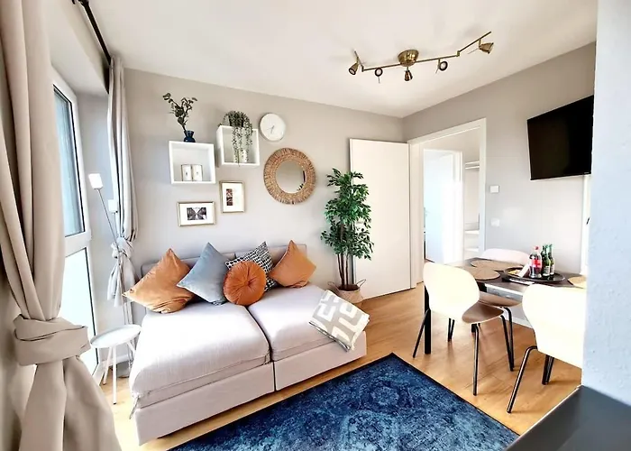 Urban Living - Top Floor Apartment